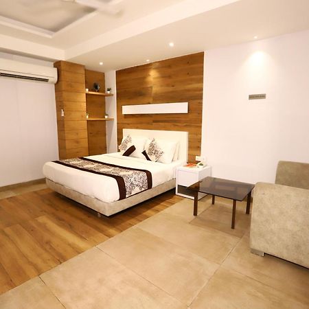 Hotel Kelvish Free Airport Pickup Nueva Delhi Exterior foto